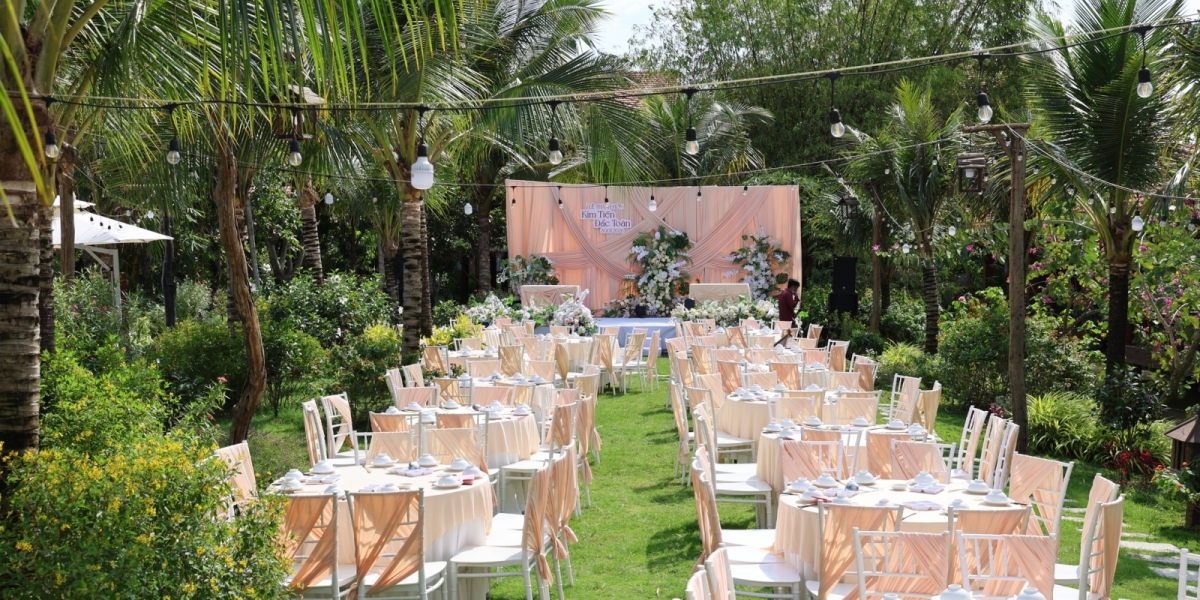 Tiệc Cưới Ngoài Trời