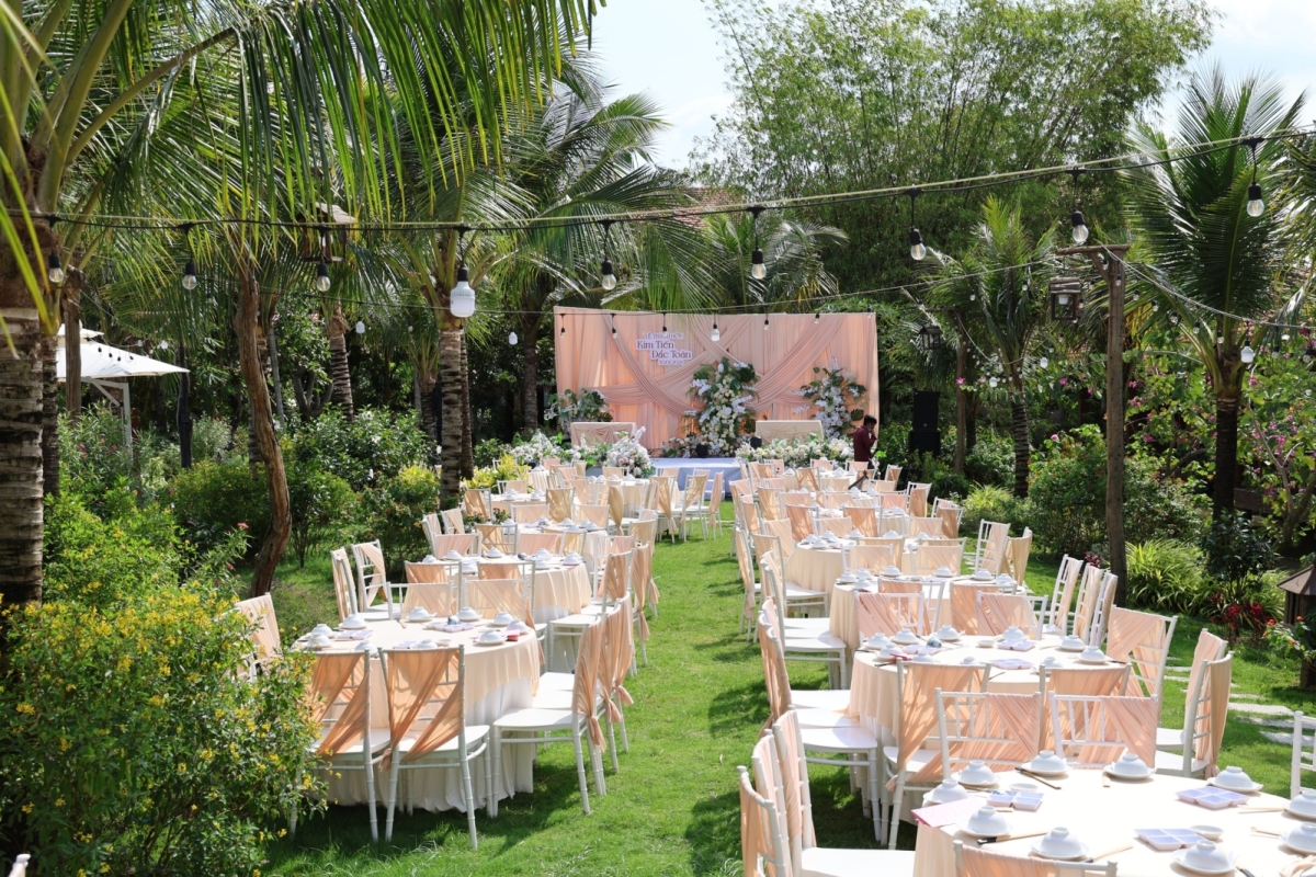 Tiệc Cưới Ngoài Trời