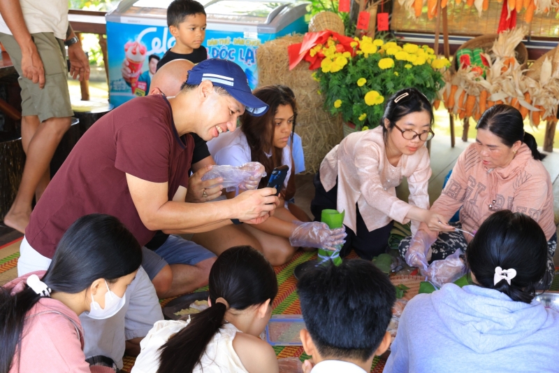 Trãi Nghiệm Làm Bánh