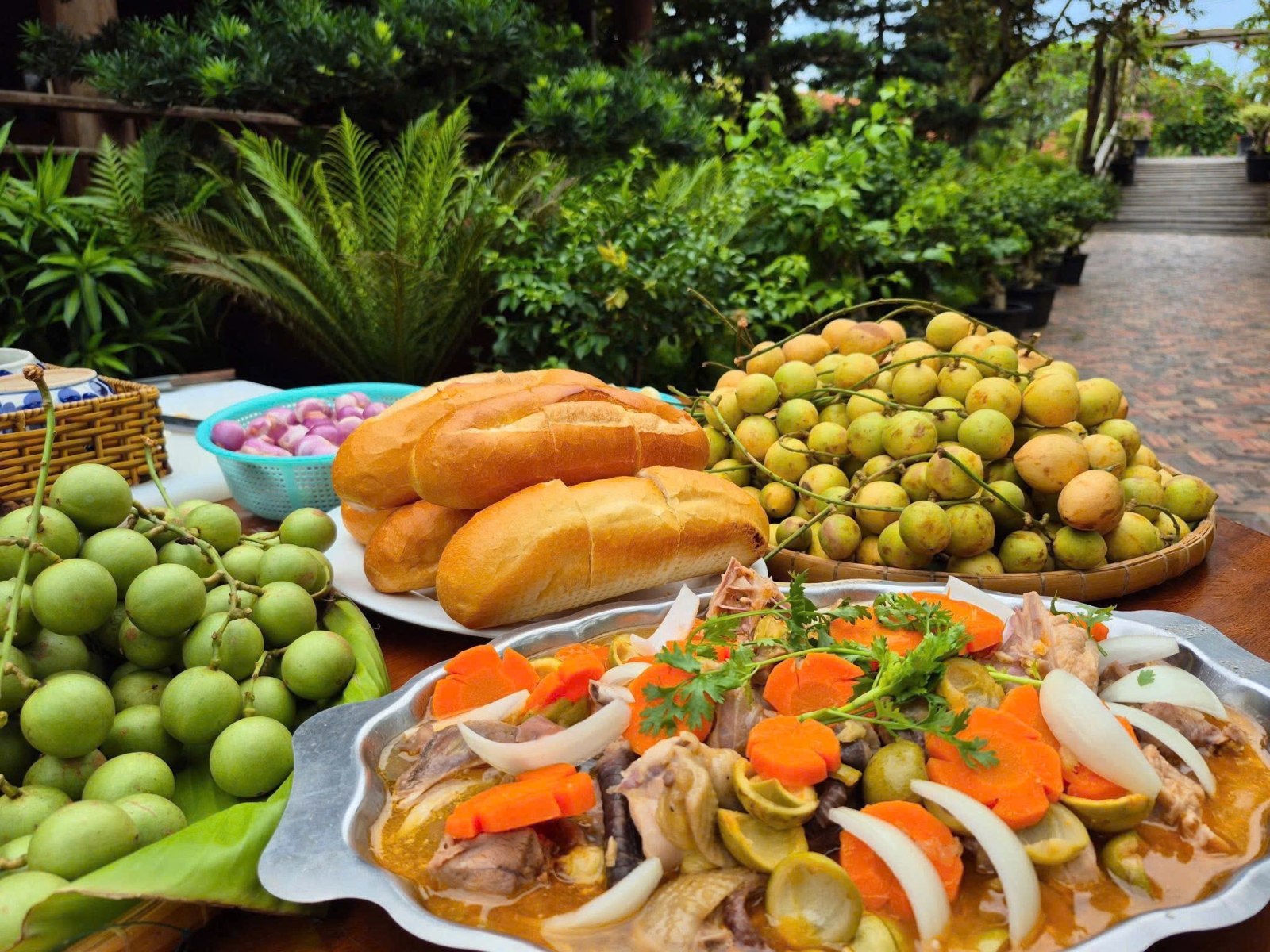 Đặc Sản Gà Um Dâu 